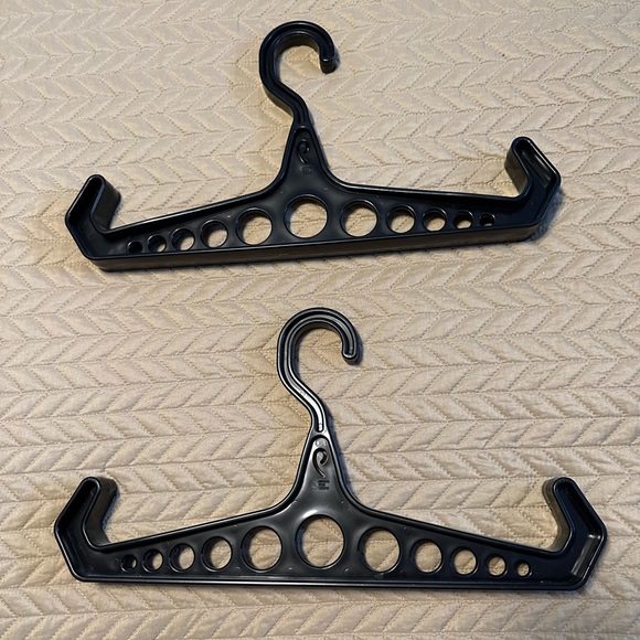 SCUBA hangars by Innovative SCUBA Concepts for drying or storing diving gear. - Picture 1 of 3